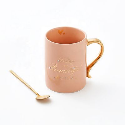 quality Custom 400ml Pink Gift Milk Porcelain Cup Kopi Keramik Kalibrasi Kalibrasi Keramik Dengan sendok Sebagai Set Hadiah factory